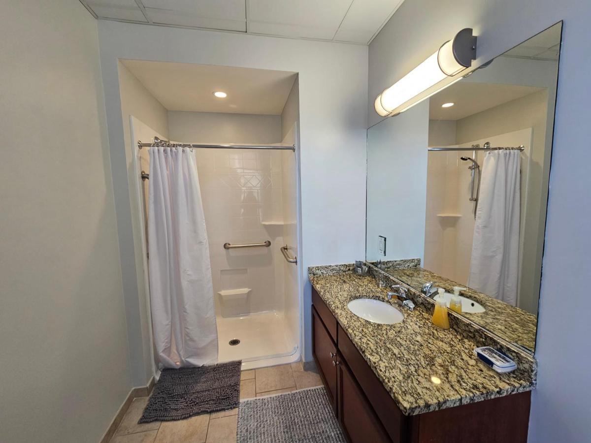 Cozy Stay At The Inman - 214 Шампейн Екстериор снимка